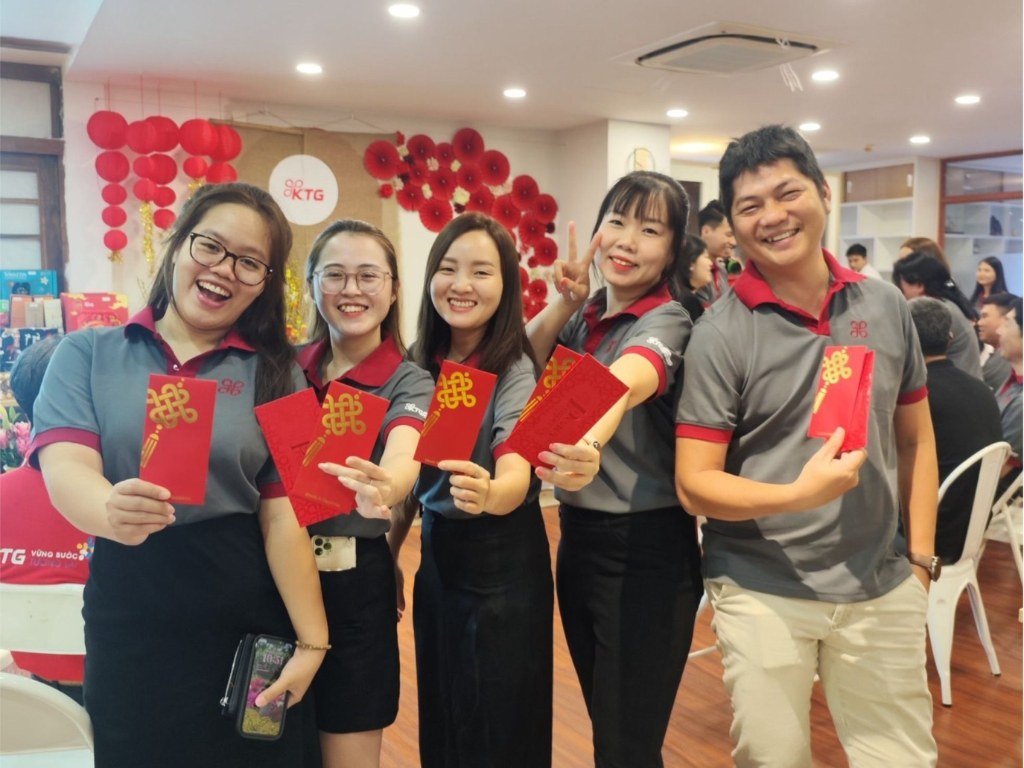 Công ty may đồng phục chuyên nghiệp đảm bảo sản phẩm đẹp và chất lượng