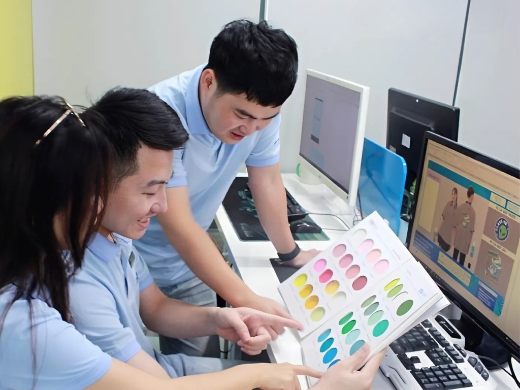 Công ty may đồng phục công sở uy tín sẽ có đội ngũ thiết kế đồng phục sáng tạo
