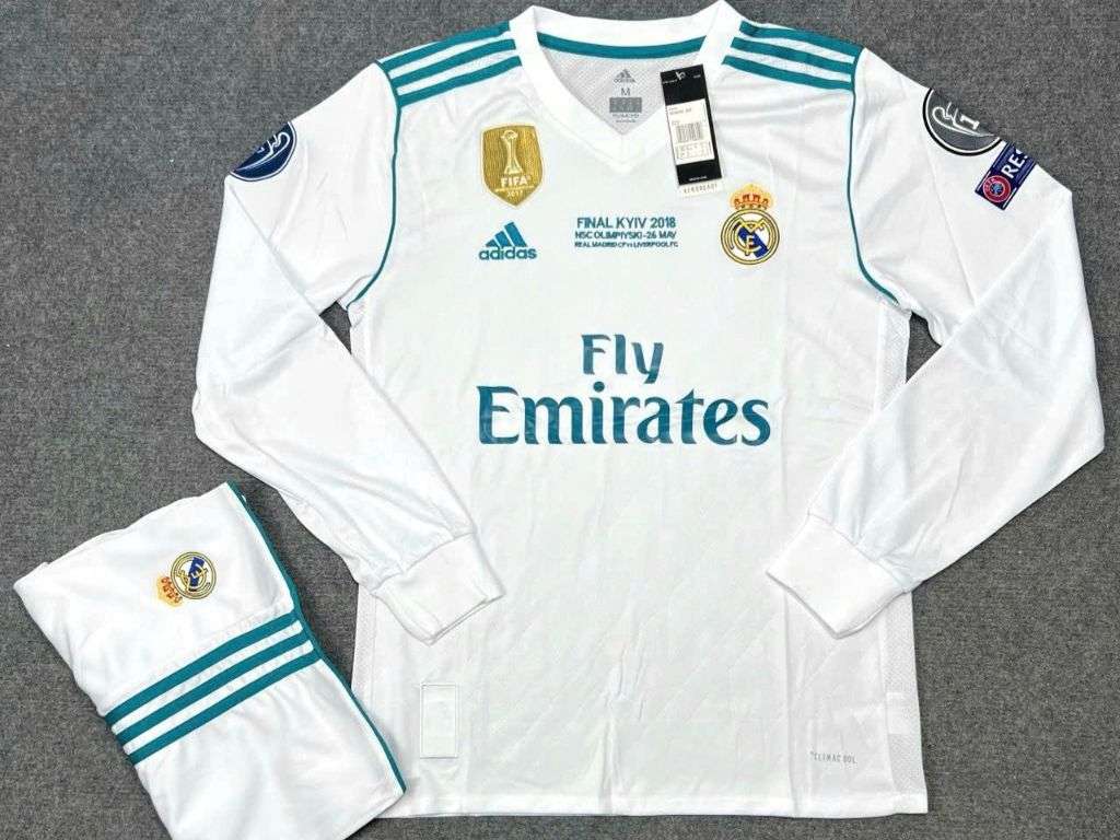 Bạn nên mua áo bóng đá dài tay có thương hiệu rõ ràng