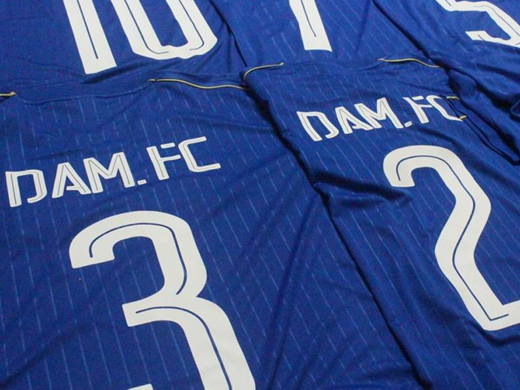 Bạn nên chọn font chữ rõ ràng, dễ đọc và có màu sắc tương phản tốt