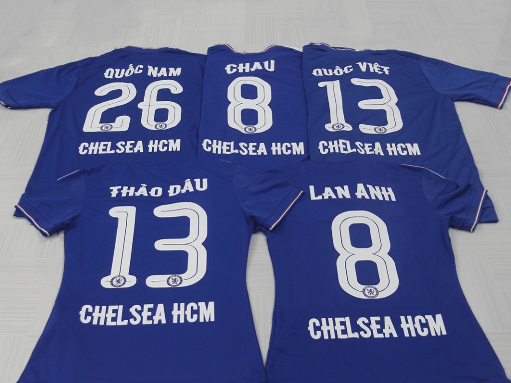 Bạn nên chọn font chữ dễ đọc khi đặt tên áo đá bóng theo tên