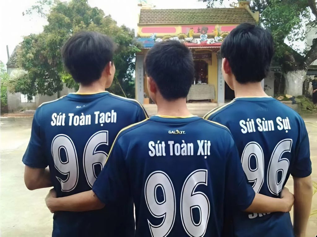 Tên áo bóng đá hài hước thể hiện tinh thần thoải mái, không đặt nặng thắng thua