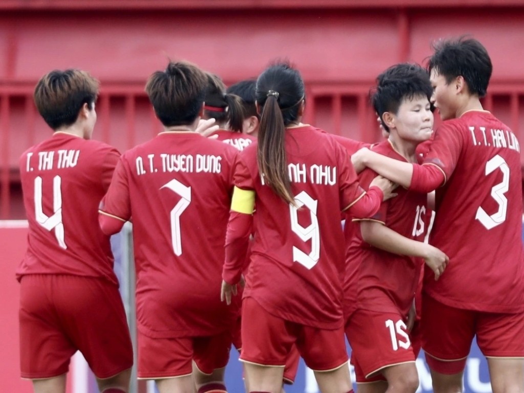 Chữ được in phía trên số áo và nằm ở sau lưng là vị trí in chữ áo đá banh rất phổ biến