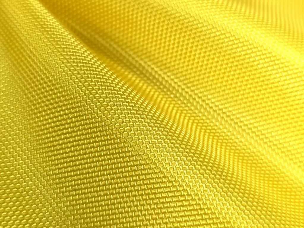 Chất liệu chính làm nên chiếc áo thi đấu tuyển Việt Nam thường là 100% Polyester