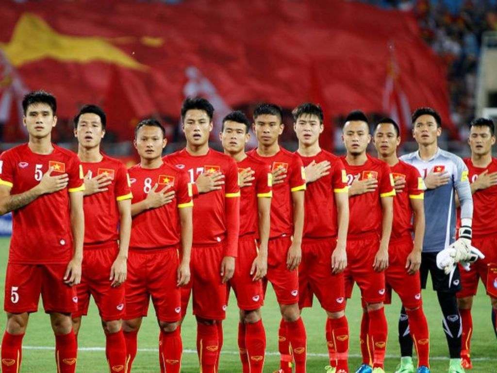 Áo đấu luôn có lá cờ Việt Nam trên áo