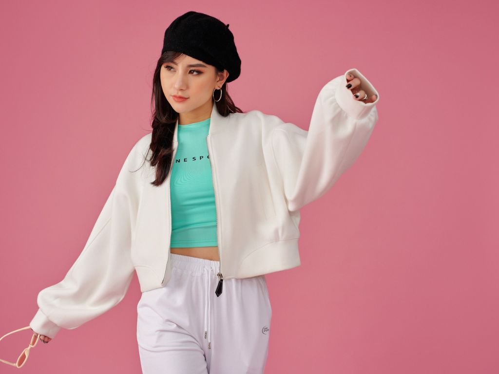 Một set đồ thể thao nữ đẹp đồng bộ giúp bạn không cần phải đau đầu