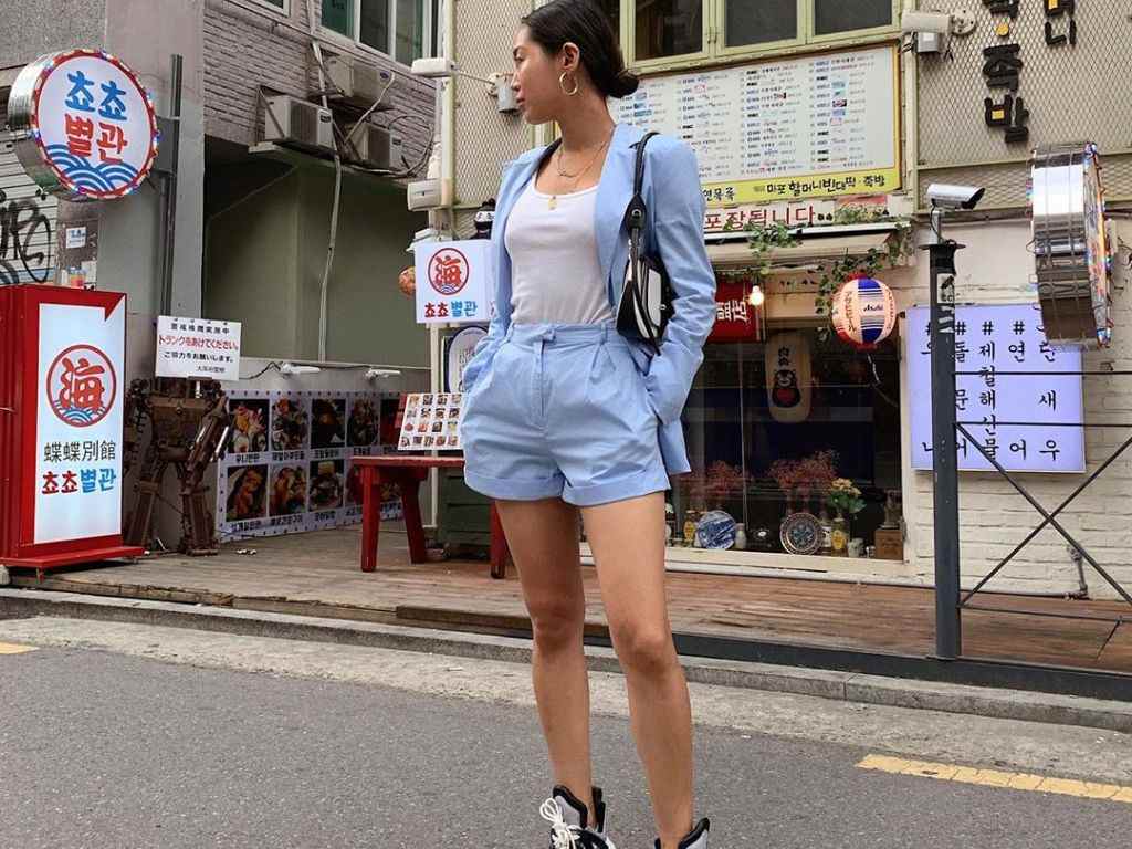 Bạn cần lưu ý mua đồ thoán mát khi chọn bộ quần áo thể thao nữ