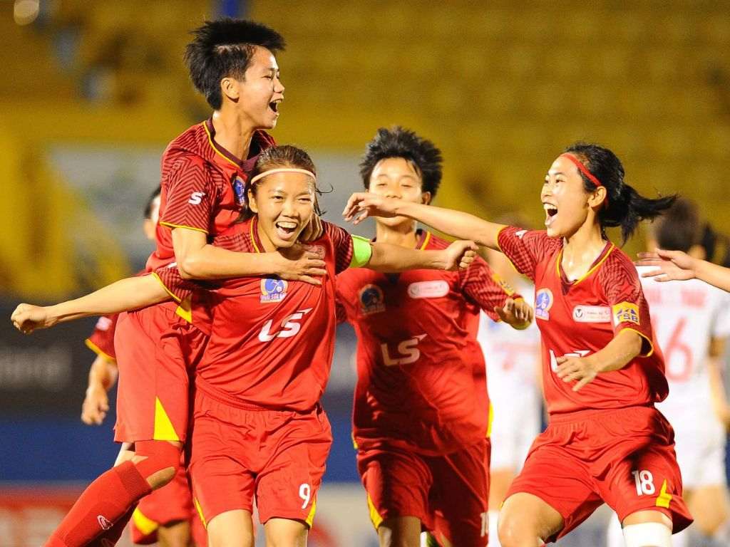 Phần lưng quần nên được thiết kế có độ co giãn tốt