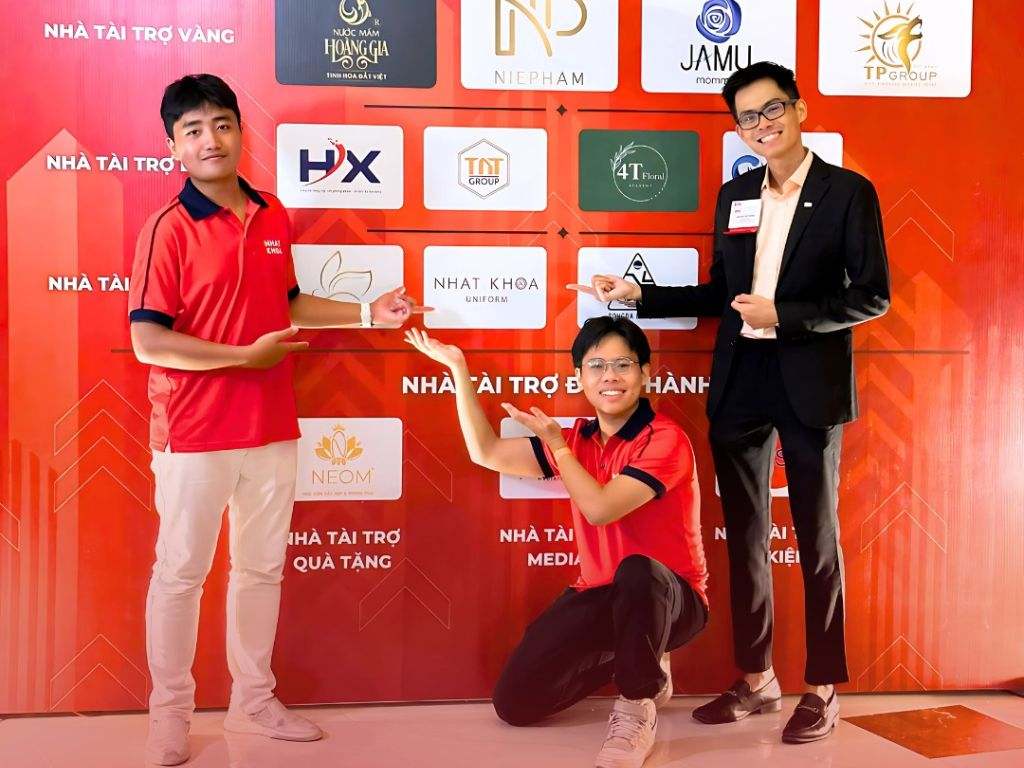 Nhất Khoa giúp bạn lựa chọn bộ bóng đá đẹp