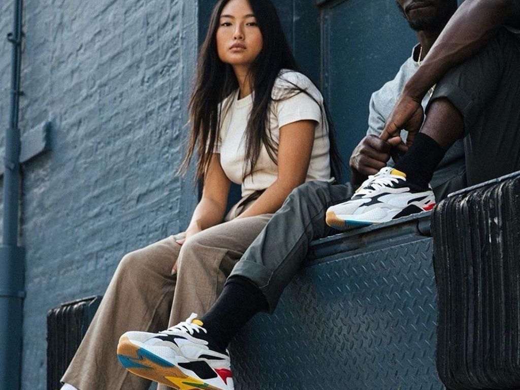 Biến những bộ trang phục sport style đơn giản trở nên ấn tượng