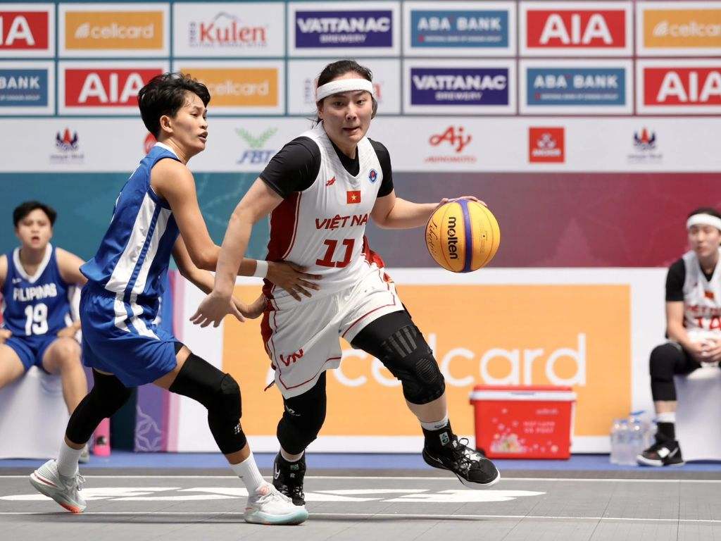 Một bộ quần áo bóng rổ nữ có tay lý tưởng cần đảm bảo sự thoải mái