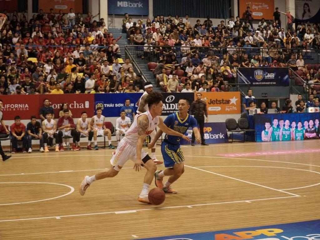 Bố cục của các chi tiết như logo đội, số áo cần được sắp hài hòa