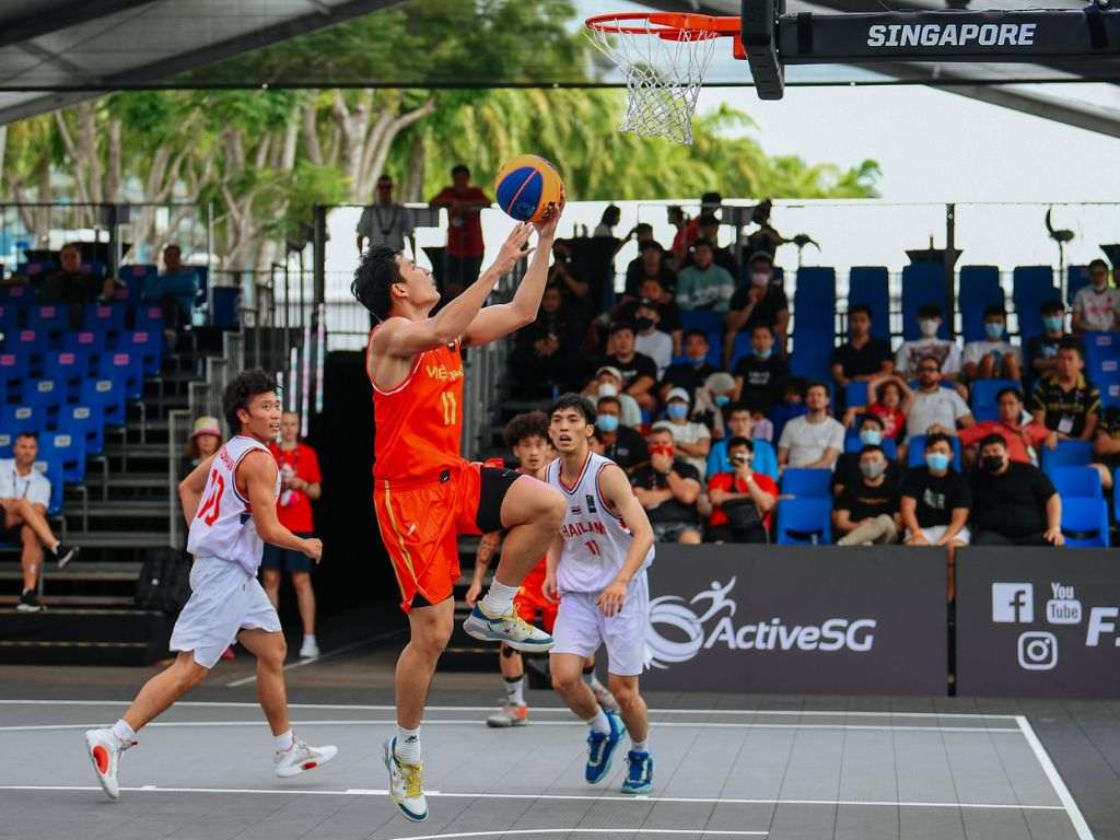 Bạn hãy lựa chọn một hoặc hai màu sắc chủ đạo phù hợp với logo đội