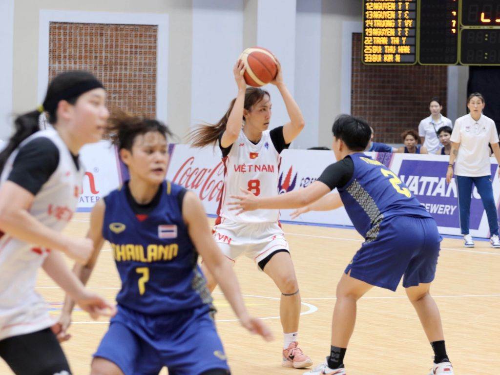 Màu sắc và họa tiết của quần áo bóng rổ nữ có thể phản ánh cá tính của bạn