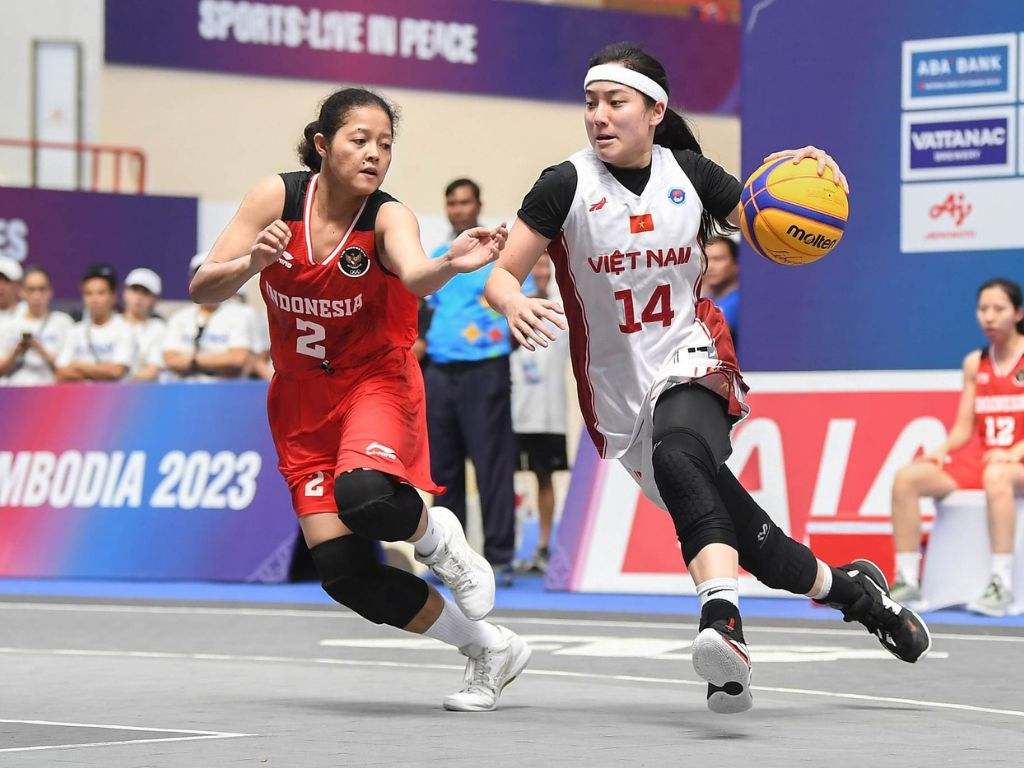 Băng đô giúp bạn giữ cho tóc không bị xòa xuống mặt