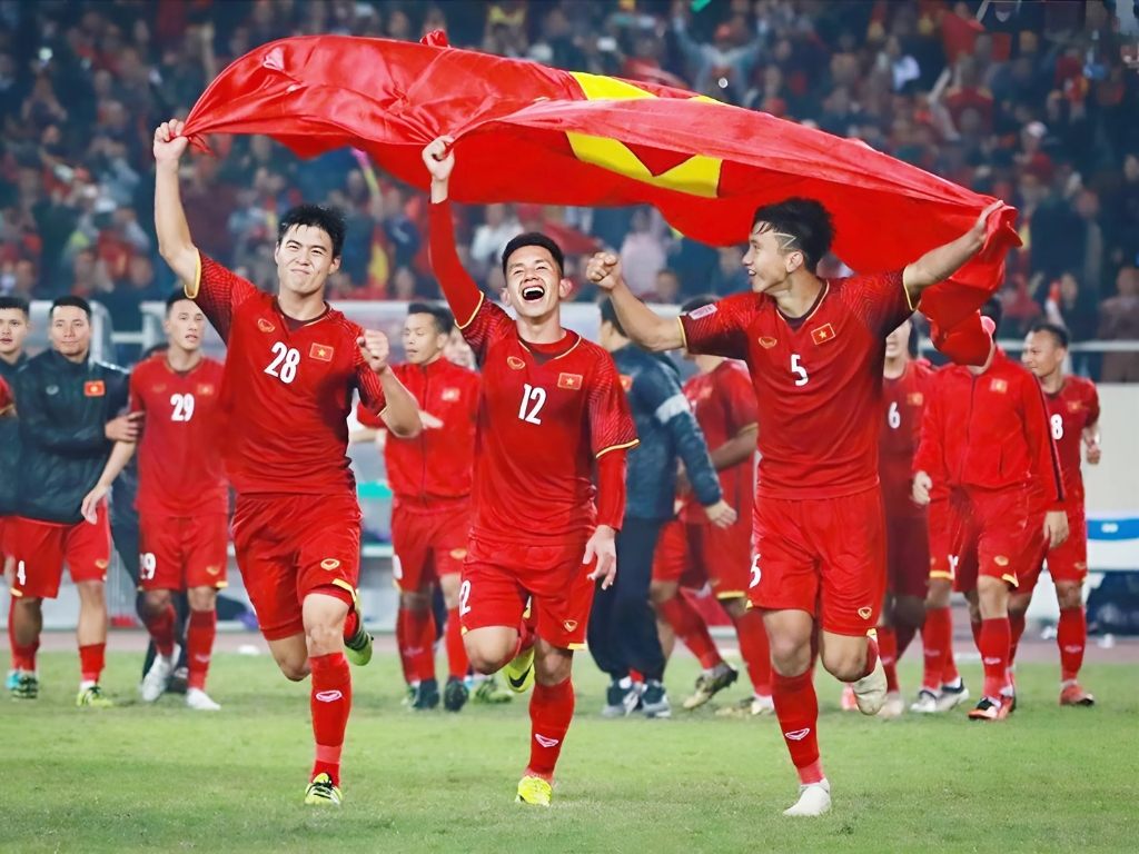 Một mẫu áo đá bóng đẹp, mang biểu tượng của quốc gia giúp khơi gợi niềm tự hào