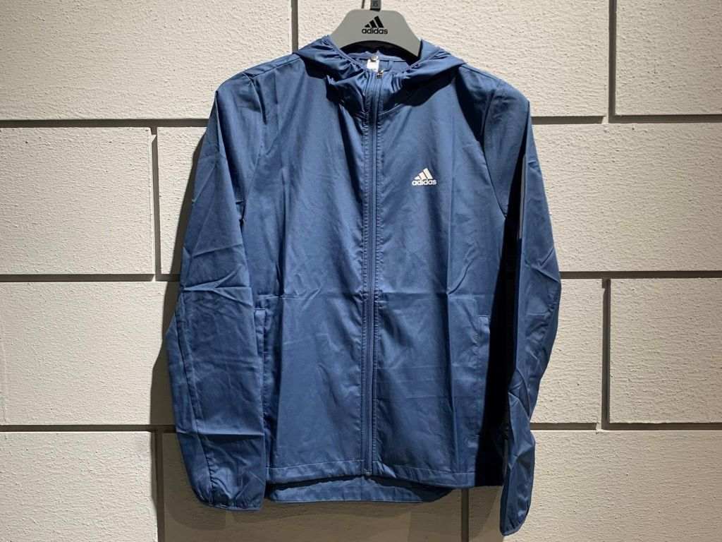 Loại áo gió chạy bộ nam này thường siêu nhẹ