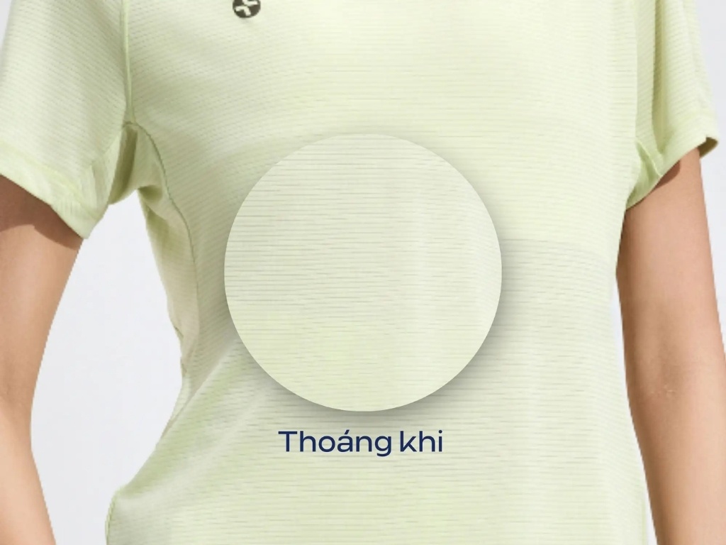 Áo phông thể thao có cấu trúc vải và công nghệ được thiết kế để giúp thoáng khí tốt