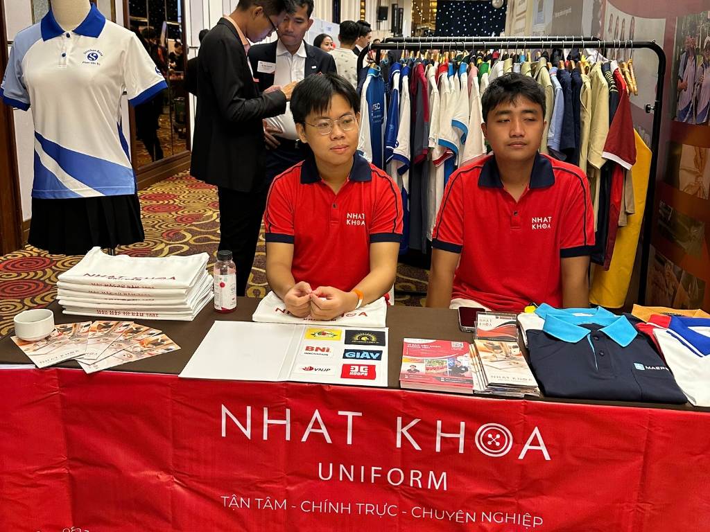 Nhất Khoa Uniform chuyên may đồng phục thể thao nữ đẹp tôn dáng