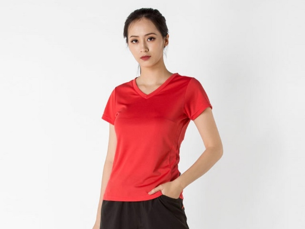 Áo thể thao nữ giá rẻ thường sẽ có thiết kế tối giản không quá cầu kỳ