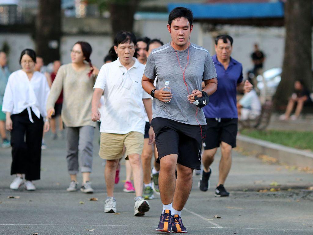 Đồ bộ thể thao nam thường được thiết kế đồng nhất