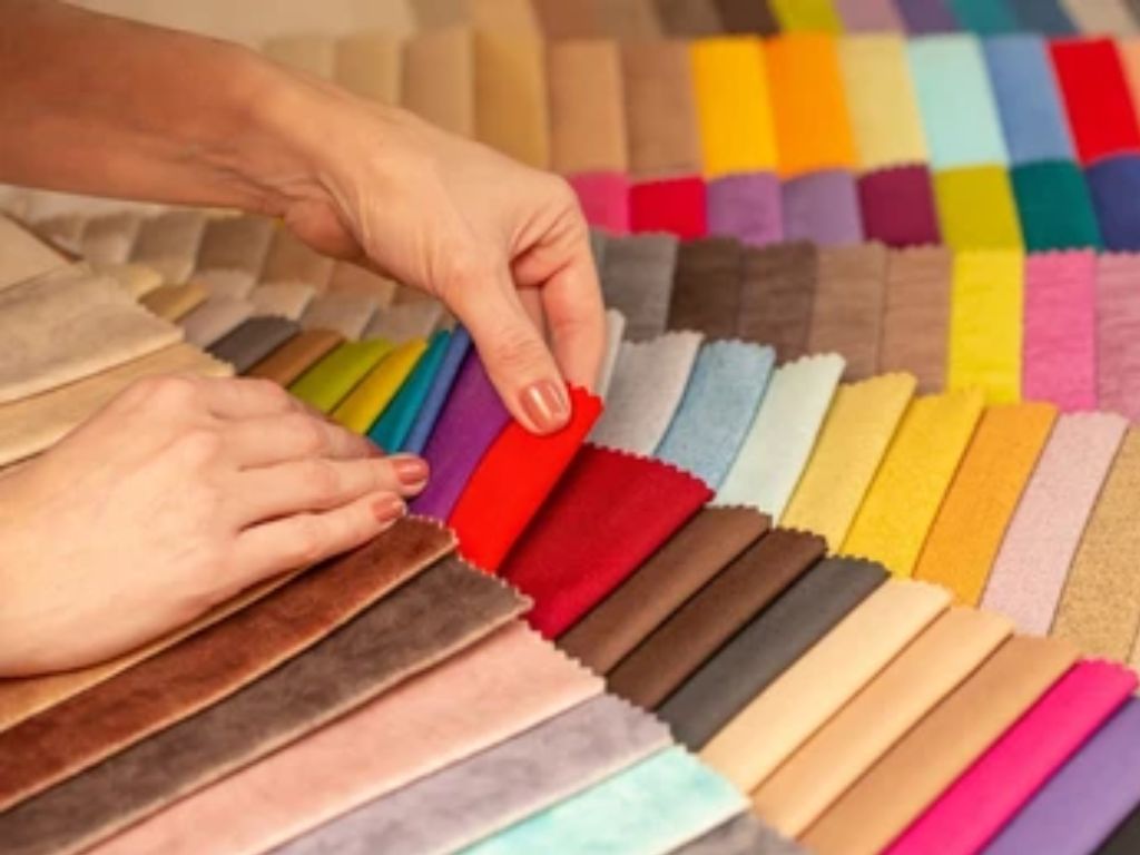 Bạn hãy chọn chất liệu mềm mại, thoáng mát như cotton