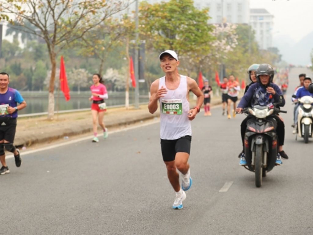 Lớp quần trong thường là một lớp quần bó ngắn