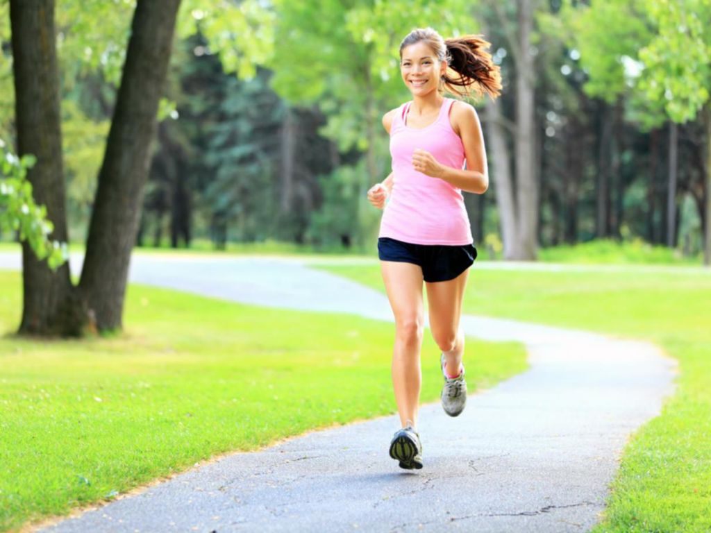 Bạn cần ưu tiên sự thoải mái khi chọn trang phục chạy bộ nữ