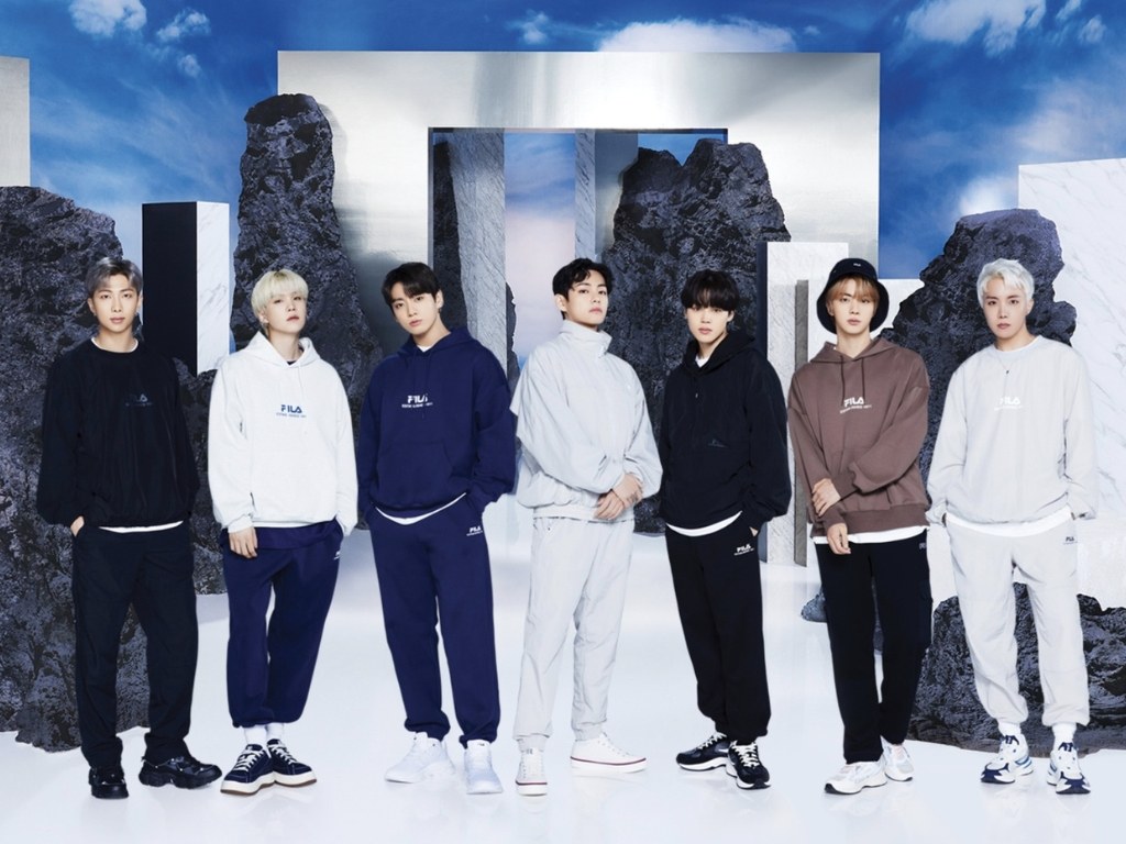 Bộ len thể thao màu trung tính là lựa chọn không bao giờ lỗi mốt