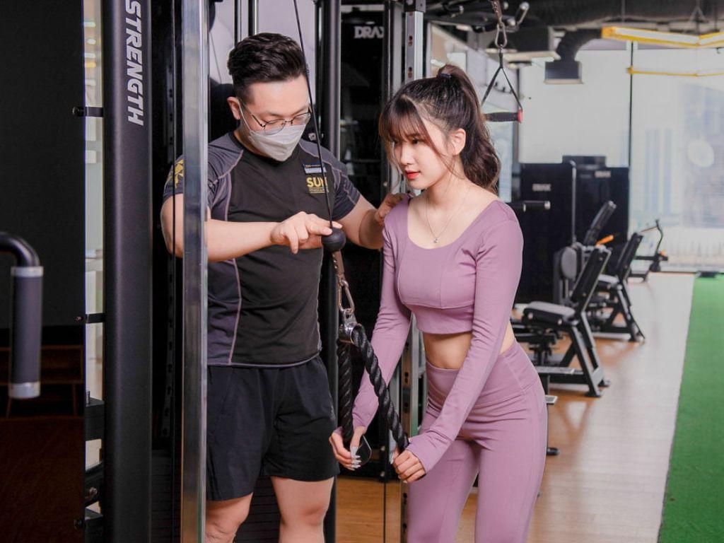Thiết kế và màu sắc của áo tập gym giúp bạn tự tin