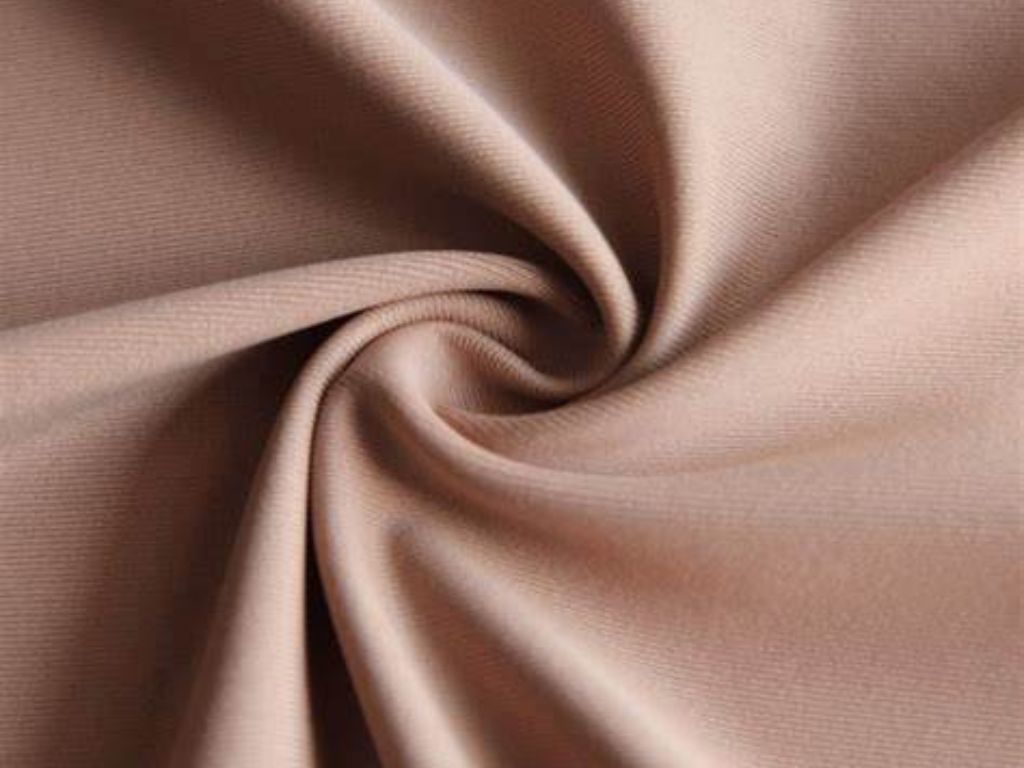 Các loại vải như Spandex thường được sử dụng cho đồ tập thể thao nữ