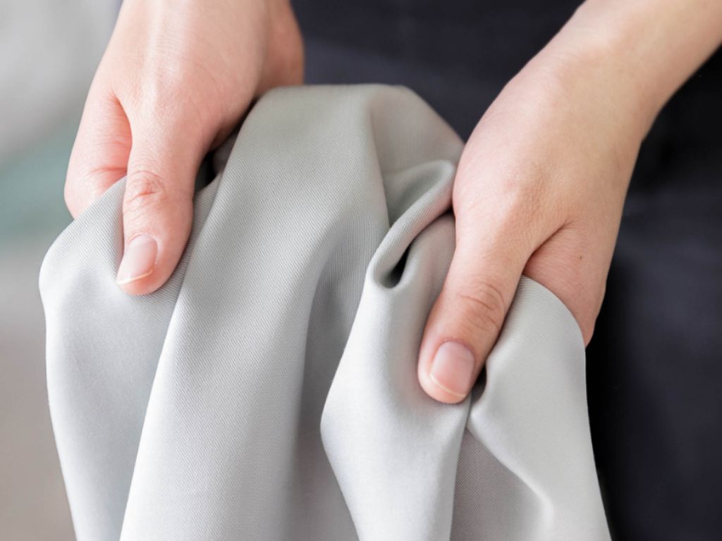 Chất liệu thường dùng như Polyester-Spandex