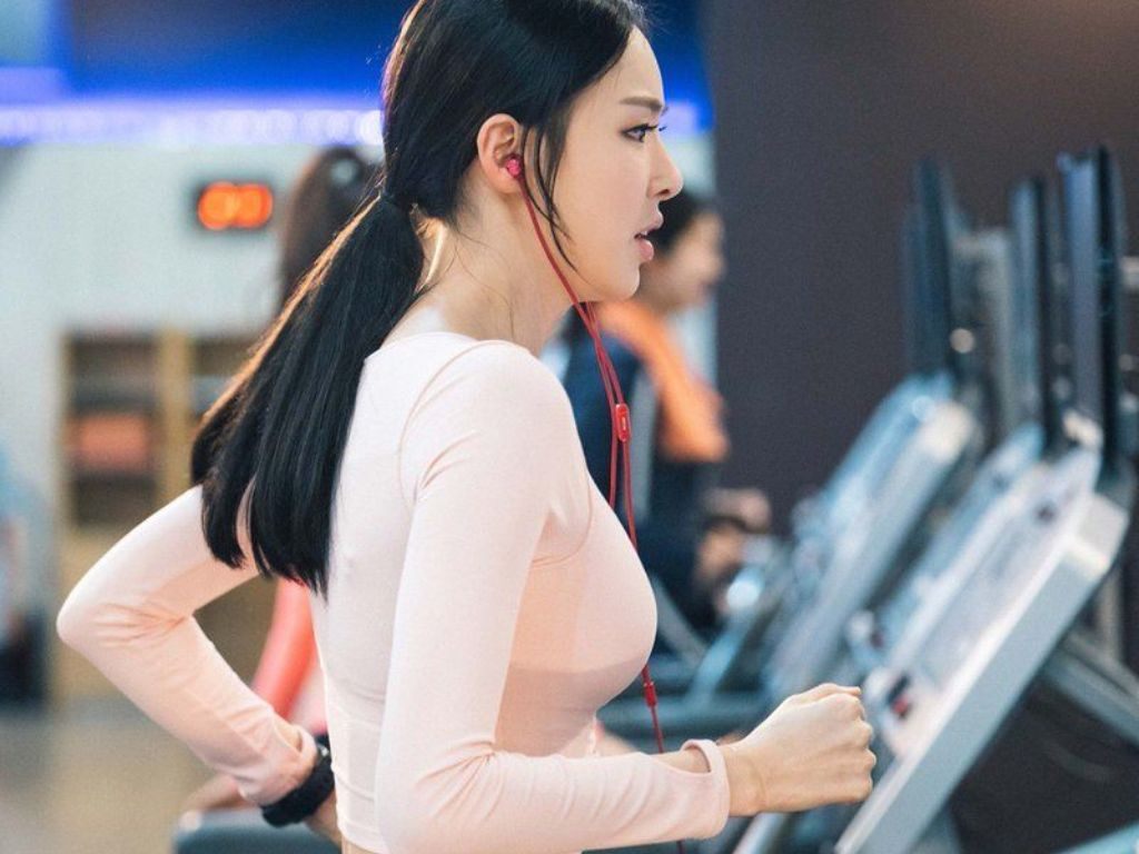 Các gam màu trung tính như đen, trắng được ưa chuộn
