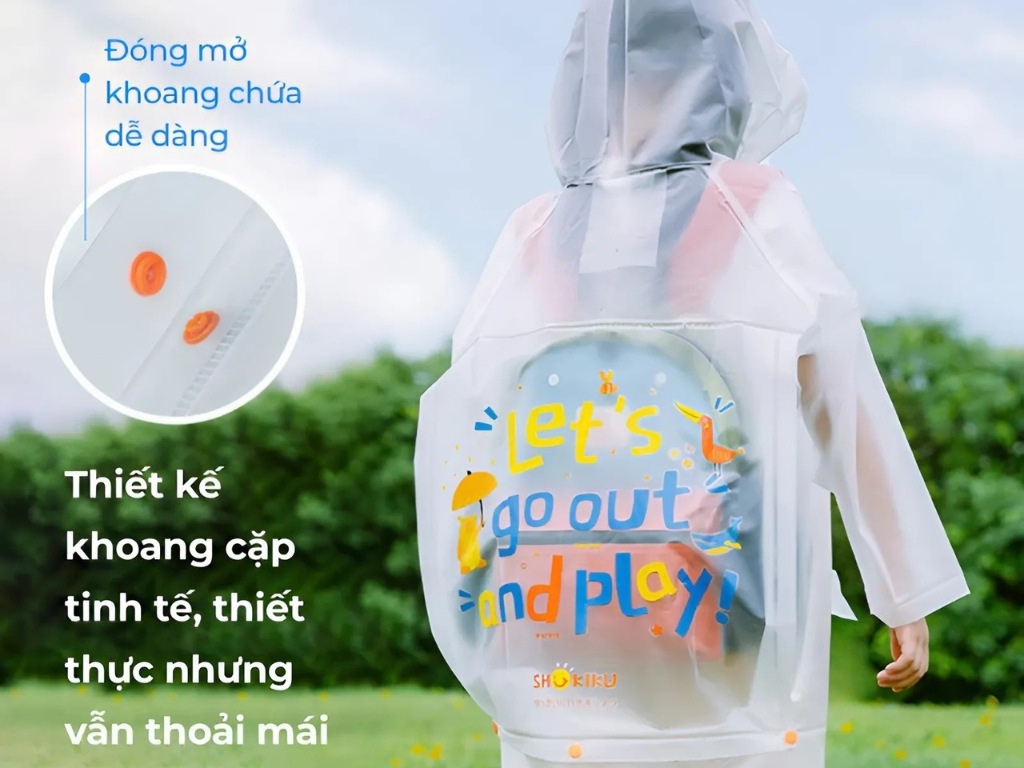 Mẫu áo mưa Nhật có khoang cặp tinh tế phù hợp để dùng đi học hằng ngày
