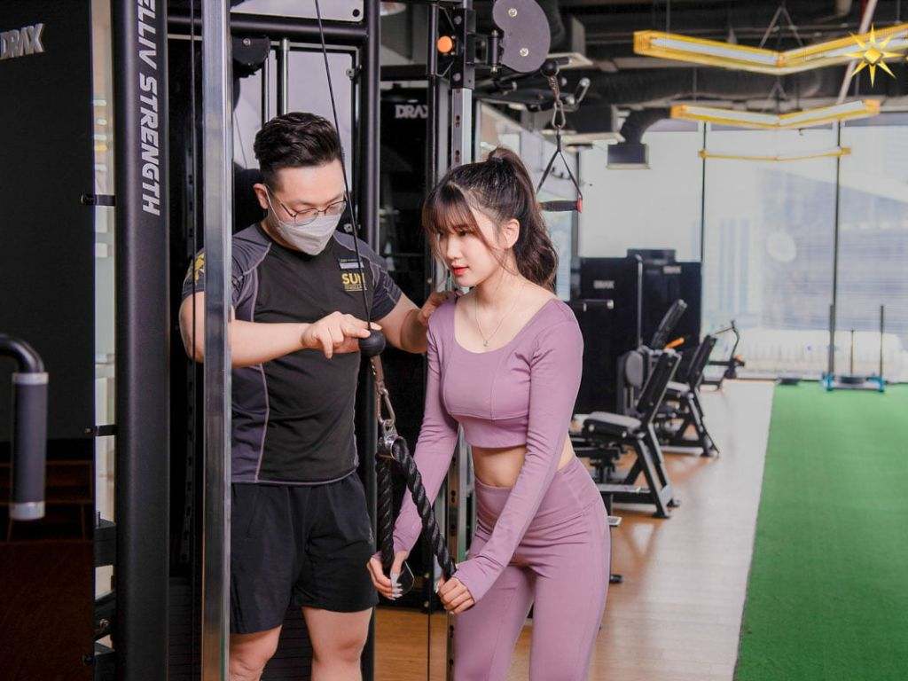 Bộ trang phục tập gym nữ đẹp khiến bạn cảm thấy tự tin