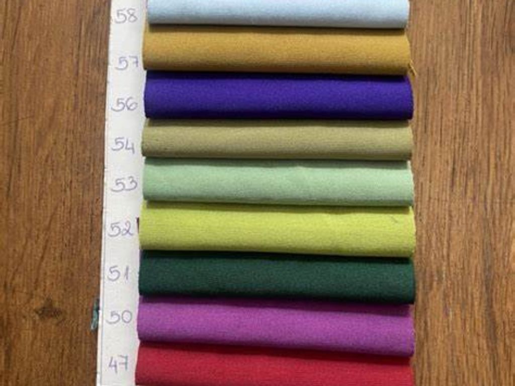 Yoga đòi hỏi vải có sự uyển chuyển và thực hiện các tư thế