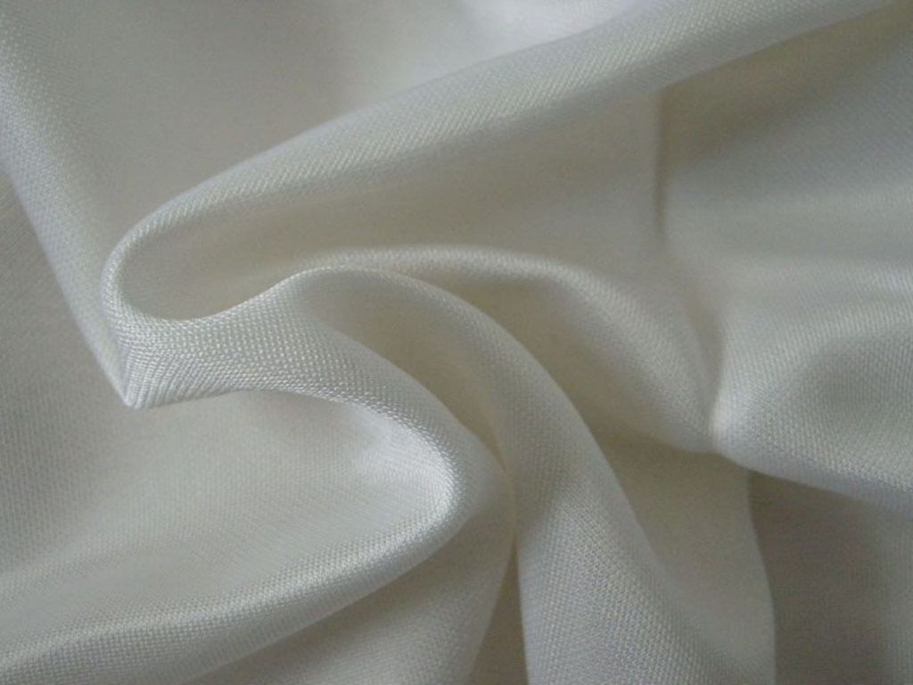 Chất liệu thường là các loại vải công nghệ cao như Bamboo