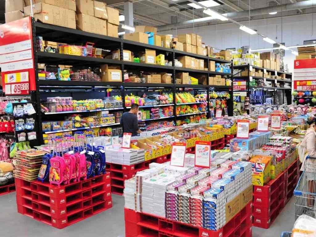 Các siêu thị lớn và trung tâm thương mại