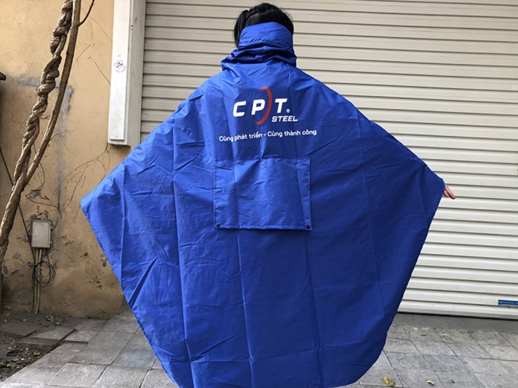 Áo mưa đồng phục in logo, slogan doanh nghiệp là công cụ marketing hiệu quả