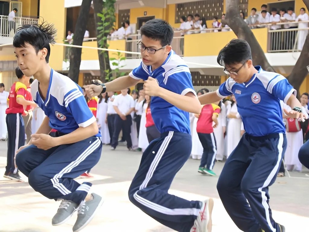 Một bộ đồng phục thể dục chất lượng cần phải có độ bền cao