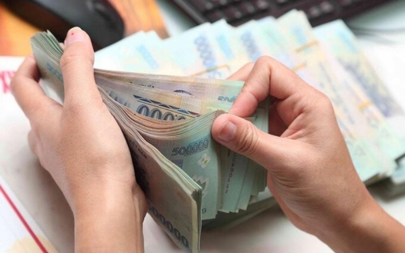 Quy định về tiền đồng phục cho nhân viên bằng cả tiền và hiện vật