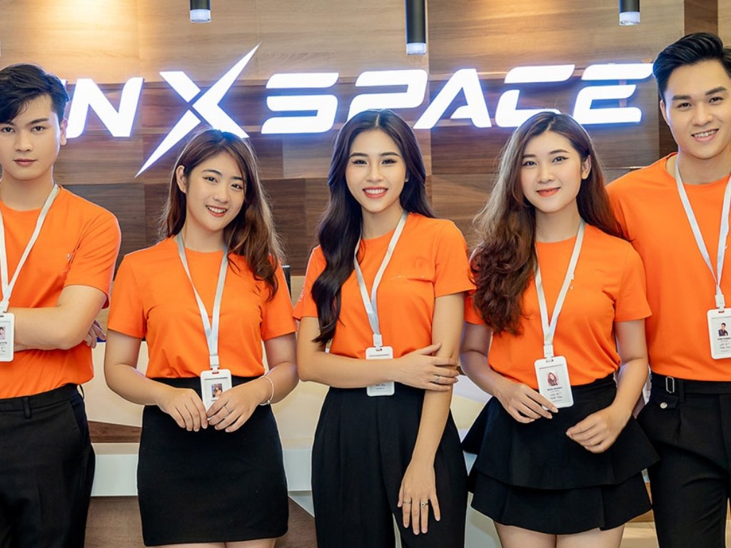 Áo thun cổ tròn đồng phục mang đến cảm giác trẻ trung, năng động