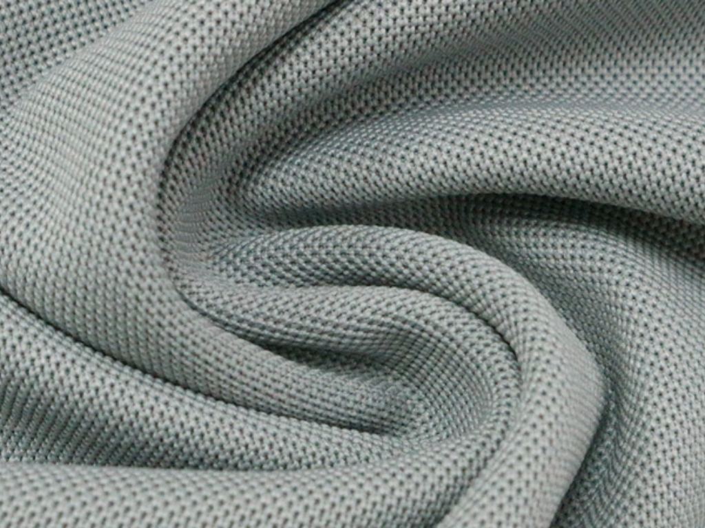 Vải cá sấu lacoste có các mắt dệt đặc trưng tạo độ đứng form