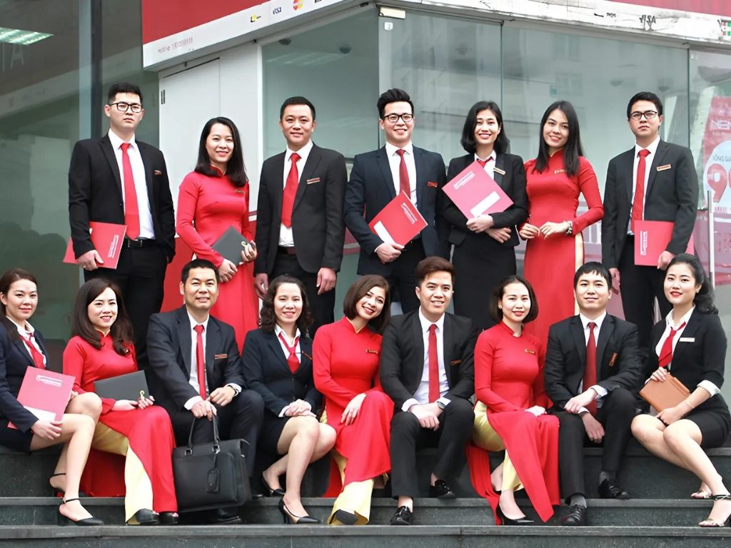 Bạn nên chọn đồng phục cho nhân viên ngân hàng có vẻ ngoài chỉn chu