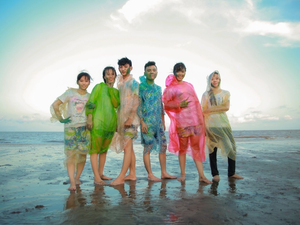 Áo mưa giấy giá rẻ có thiết kế rất đơn giản, thiếu tiện ích