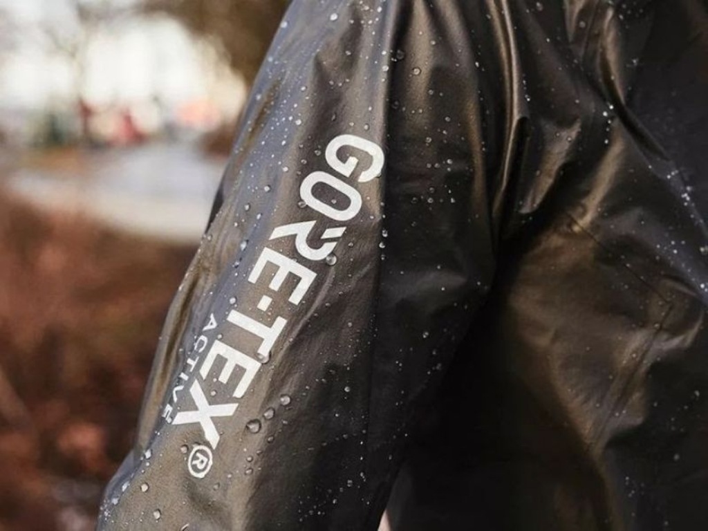 Vải GORE-TEX là dòng vải công nghệ cao giúp chống thấm nước tuyệt đối