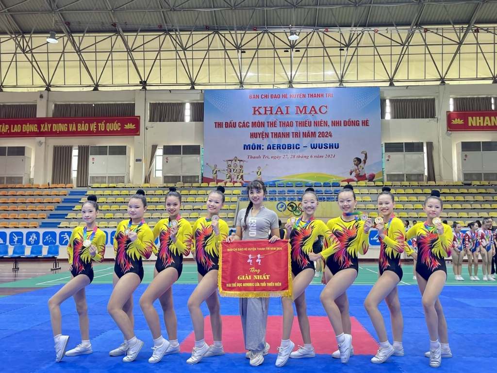 Bạn có thể chọn bộ đồ tập aerobic đẹp với màu sắc và họa tiết độc đáo