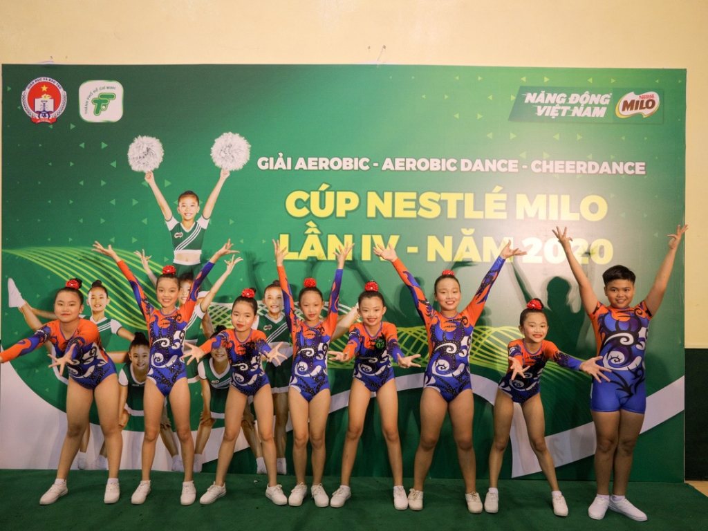 Một bộ đồ tập aerobic đẹp phải giúp tôn dáng người mặc