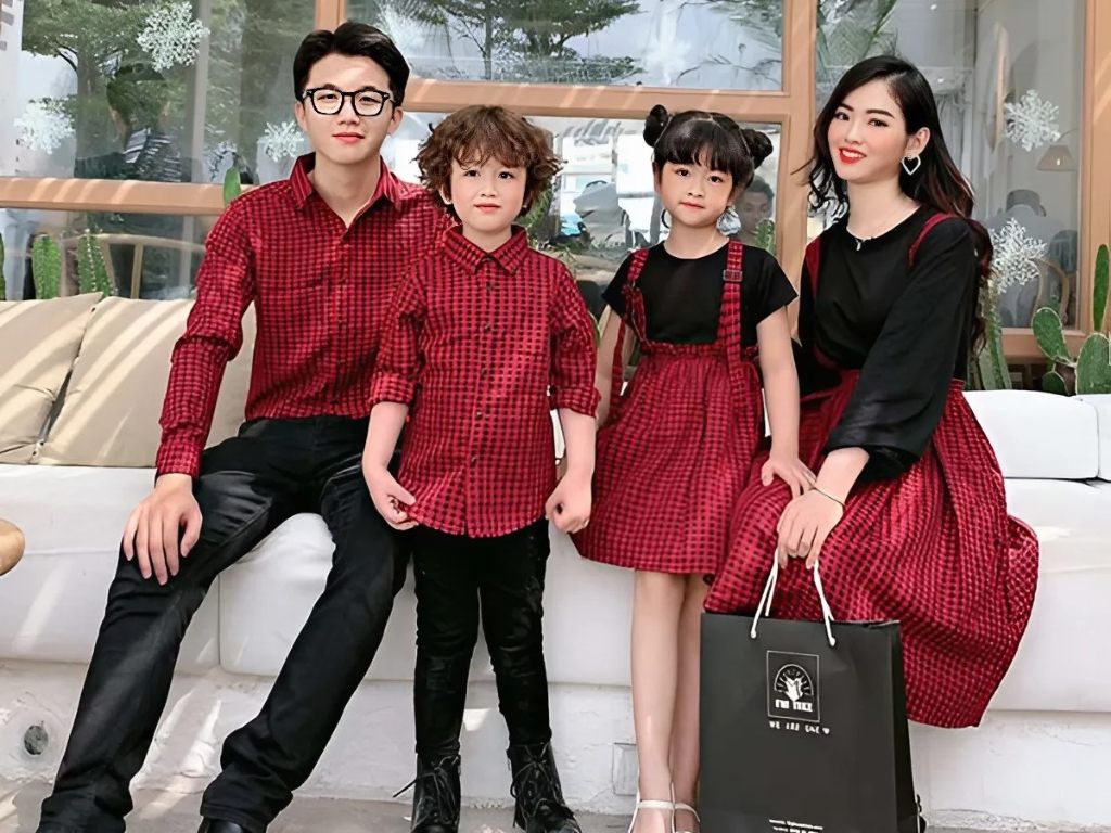 Bạn nên chọn đồng phục gia đình có form dáng chuẩn