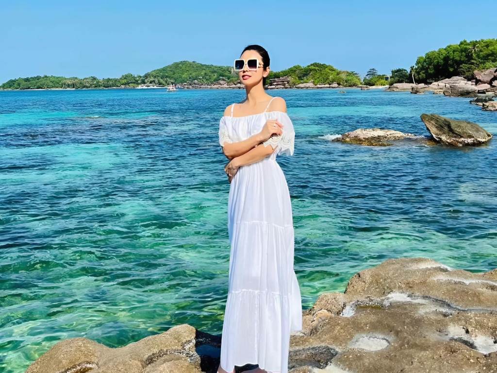 Váy maxi dài thướt tha mang lại vẻ đẹp lãng mạn